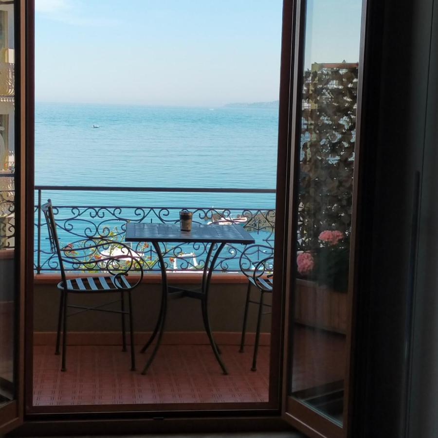 B&B La Spiaggetta Di Stazzo アチレアーレ エクステリア 写真